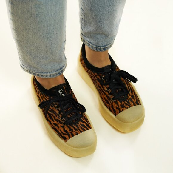 NEW CLARKS Haircalf Tor Hoop Comfort Sneakers tortoiseshell for women 124tn - Picture 4 of 11